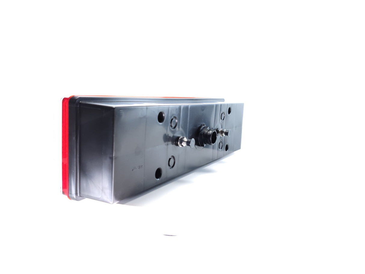 Fanale posteriore LED 7 camere sinistro con luce targa e catarifrangente