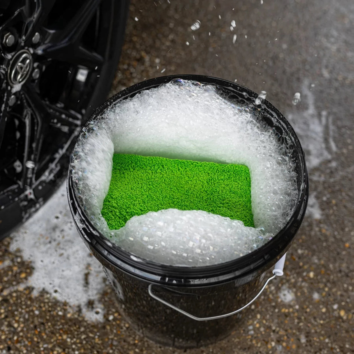 pH-neutrales Autoshampoo mit grünem Apfelduft – 1 Liter Konzentrat